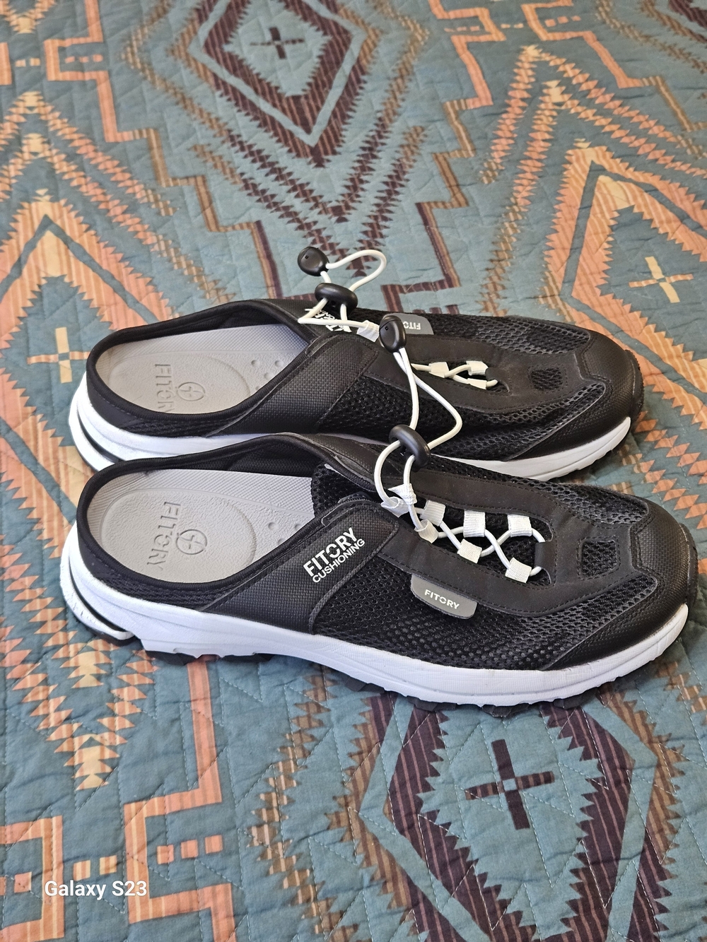 Fitory Black &‎ White Slip-On Clog Mule
